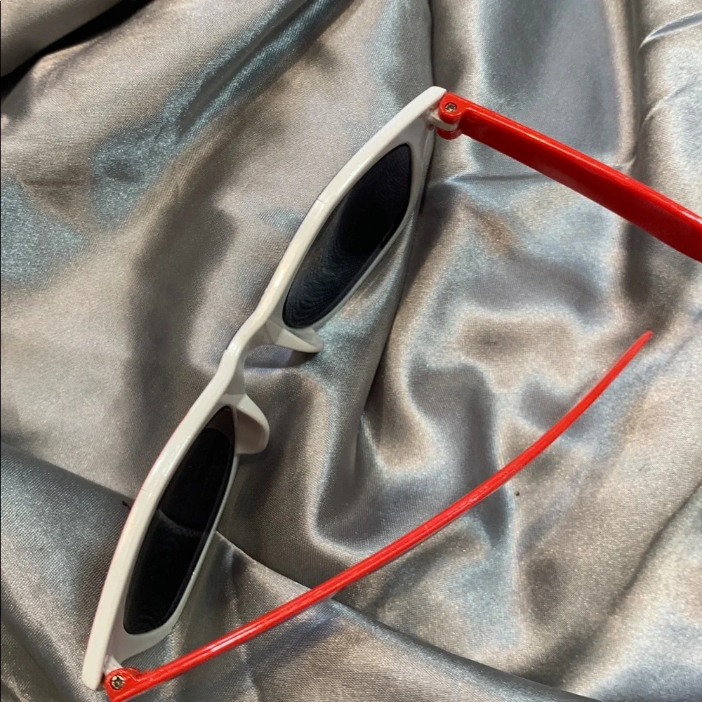 🌹American Flag Patriotic Sunglasses - KIDS Red, White & Blue